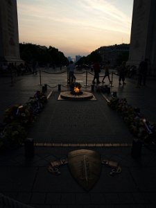 Tomb of the Unknown Soldier in the Light of the Setting Sun.JPG